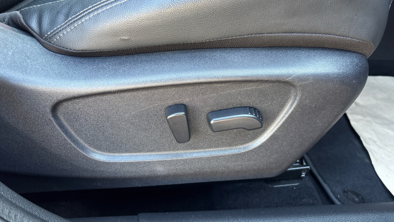 Nissan Qashqai 1.3 DiG-T Tekna 5dr Petrol Hatchback